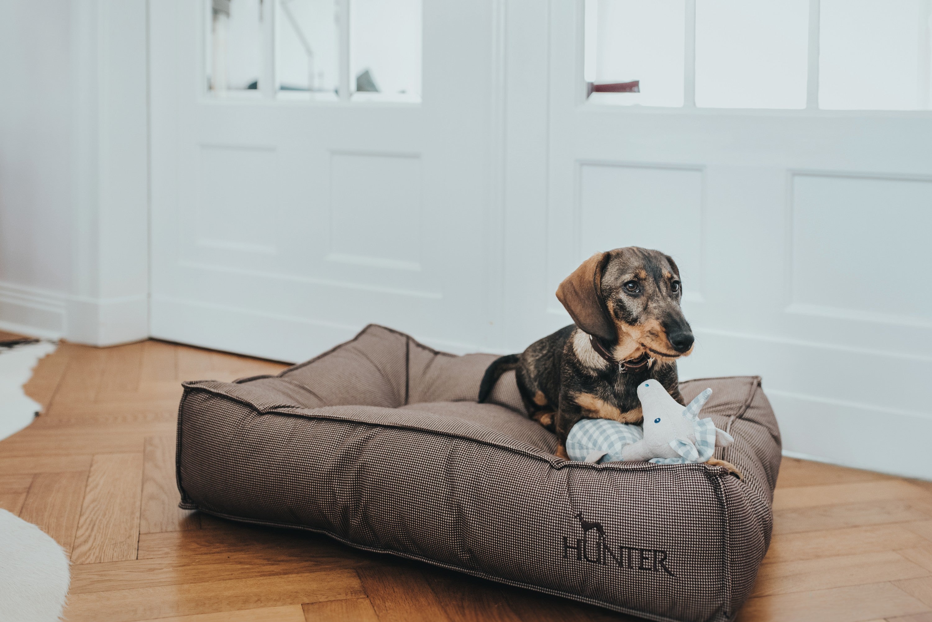 Prešívaný pelech pre psa Hunter Lancaster – hnedá